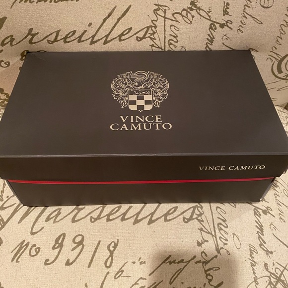 🔥Vince Camuto Sneakers Size 8 - Picture 10 of 11